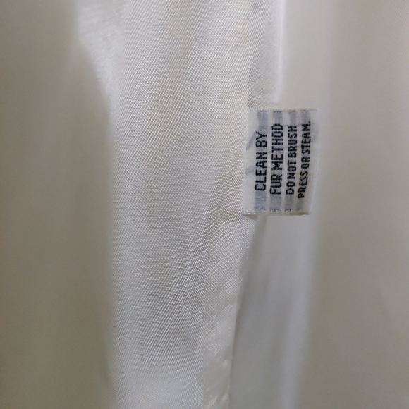 - Mid century modern 1960s vintage White faux Fur waist length  Coat - Picture 4 of 5